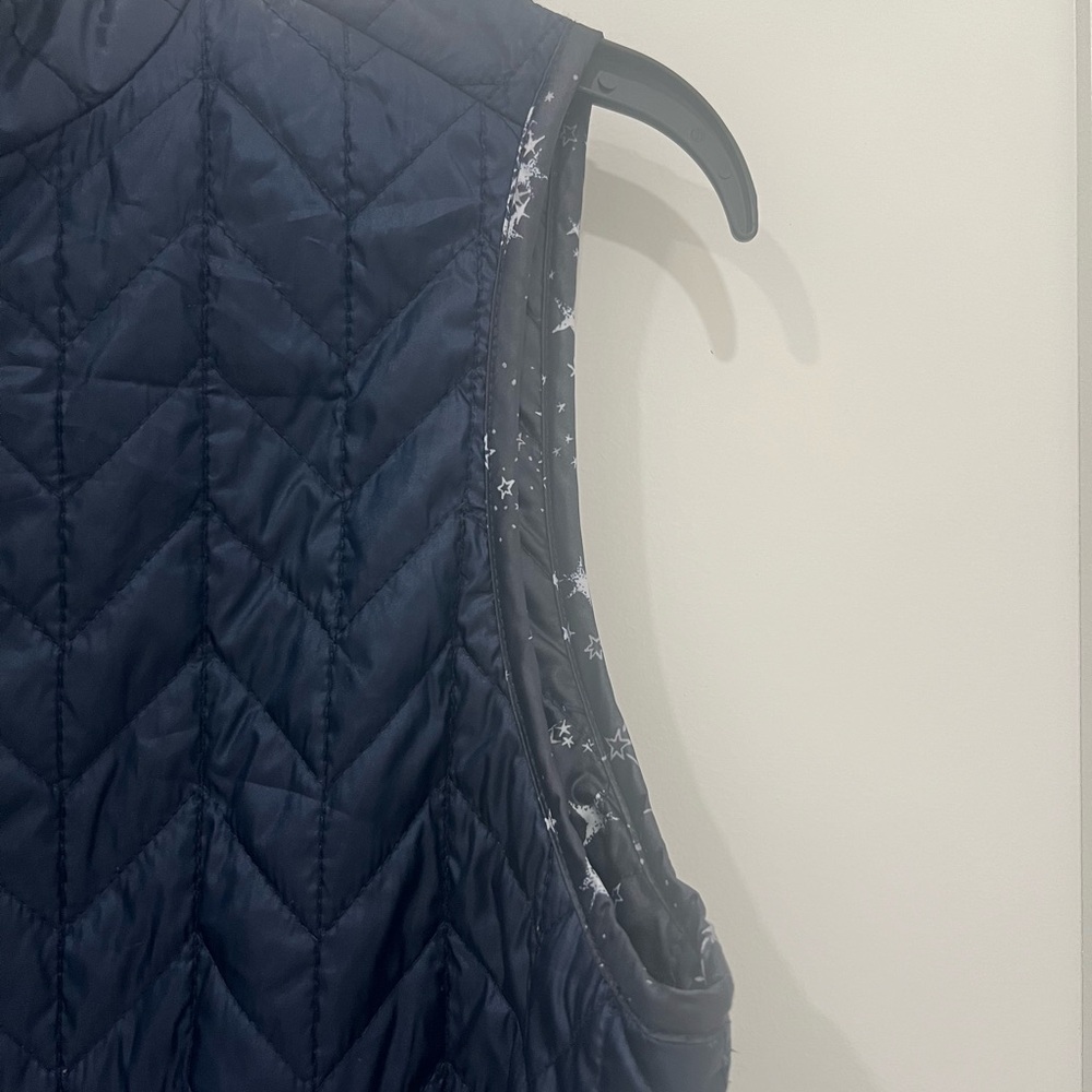 Chico’s womens Blue Zip Front Reversible quilted Vest Moon stars Small - Picture 2 of 15